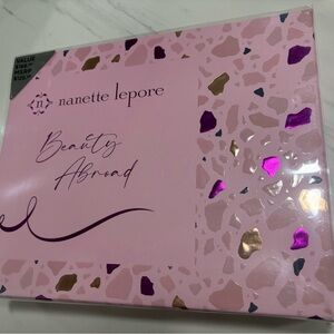 Nanette Lepore Beauty Abroad Gift Set